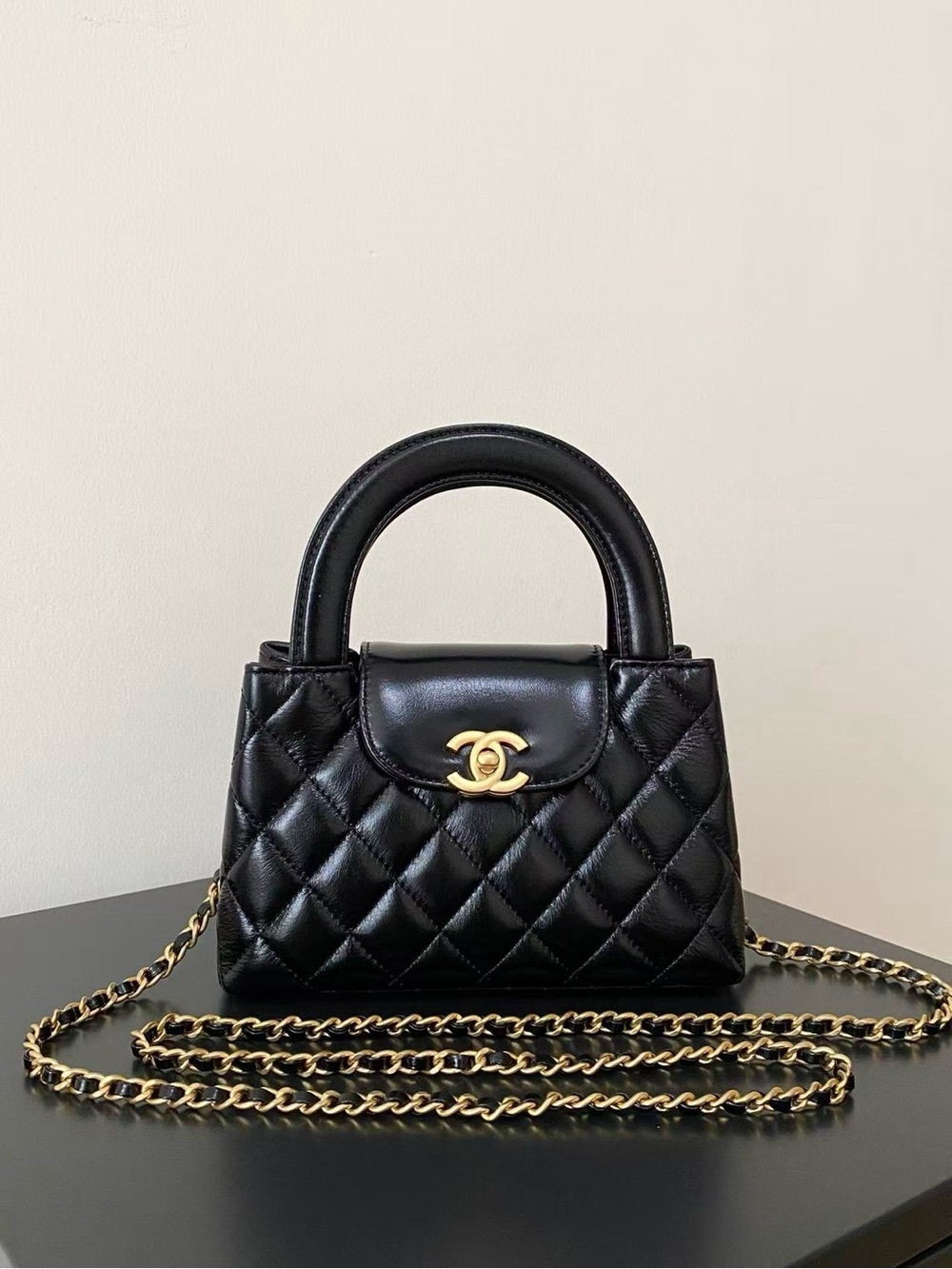 Chanel mini kelly lambskin black/gold